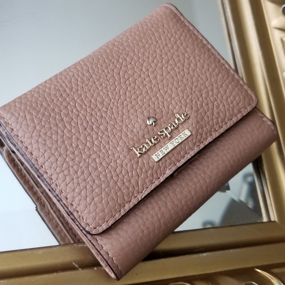 ❗Kate Spade Tan Trifold Pebble Leather Wallet with Gold Details❗